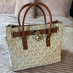 Michael Kors Hamilton Large Cream Leather with Gold Lock & Key Shoulder Handbag